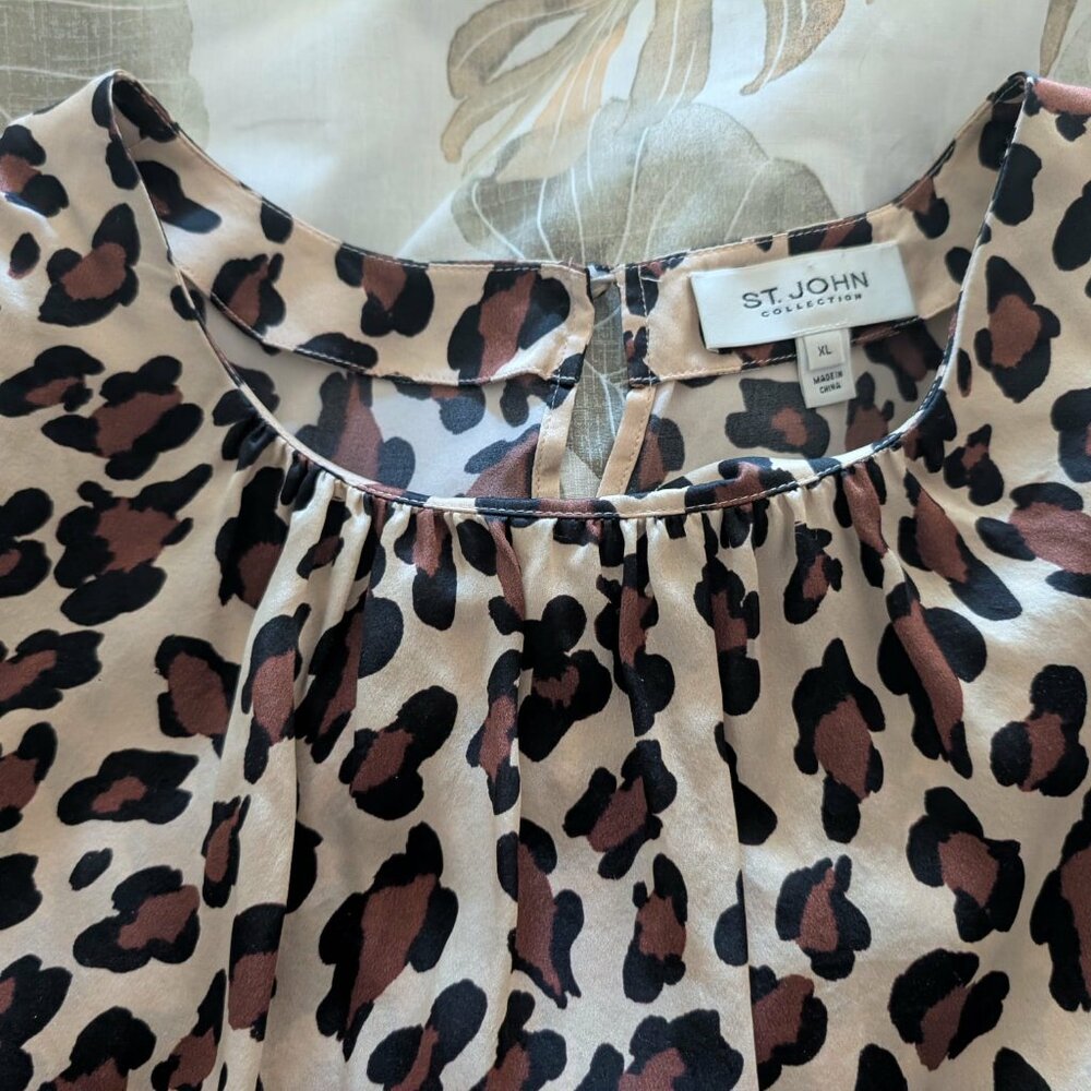 ST JOHN Silk Leopard Top Size XL